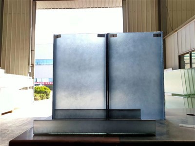 Kaca u yang kuat untuk reka bentuk dalaman